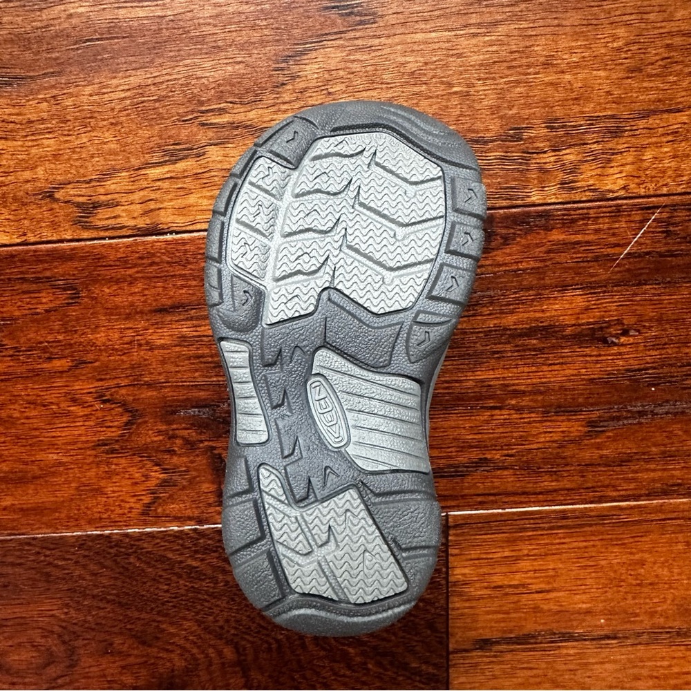 Keen Kids Navy and Charcoal Sandals - Picture 4 of 6